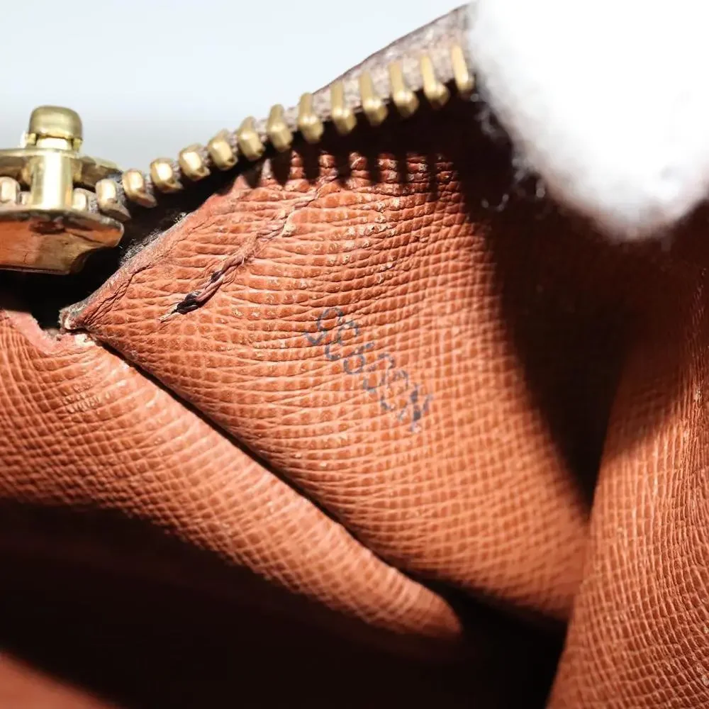 Louis Vuitton Papillon 26 - Picture 12 of 16